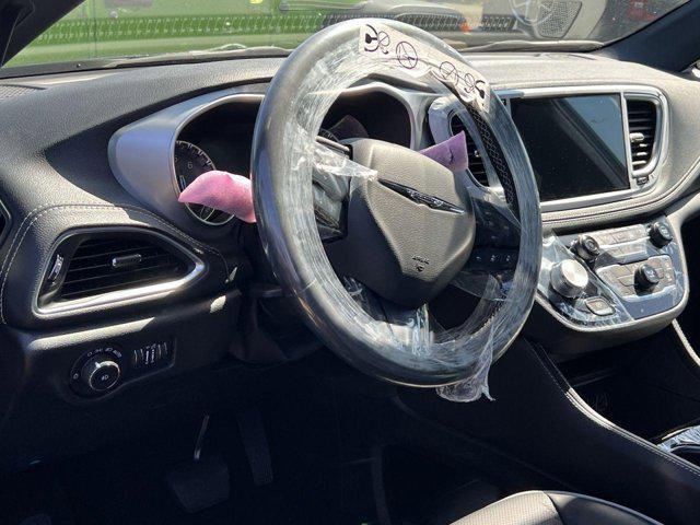 new 2025 Chrysler Pacifica car, priced at $46,425