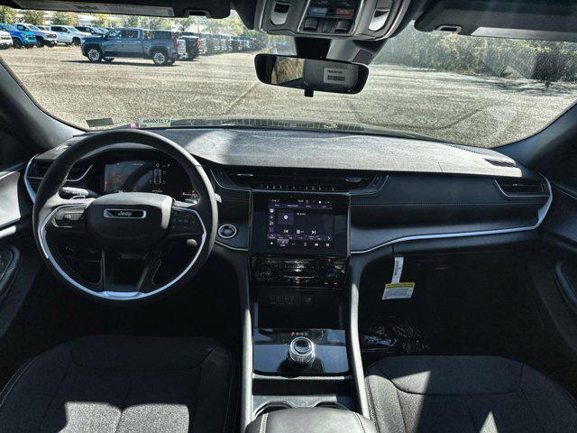 new 2025 Jeep Grand Cherokee car, priced at $35,257