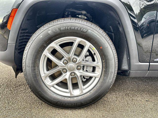 new 2025 Jeep Grand Cherokee car, priced at $37,507