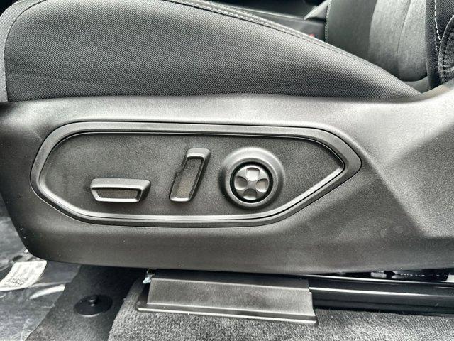 new 2025 Jeep Grand Cherokee car, priced at $37,507