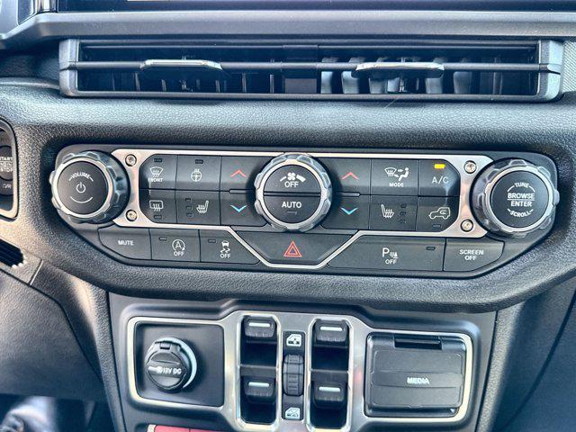 new 2025 Jeep Wrangler car, priced at $46,229