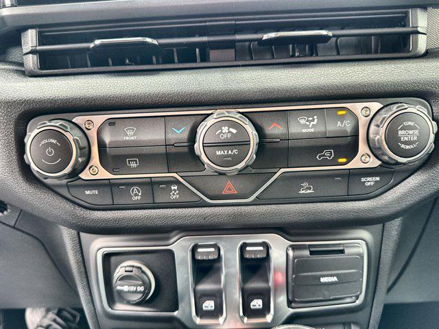 new 2025 Jeep Wrangler car, priced at $35,334