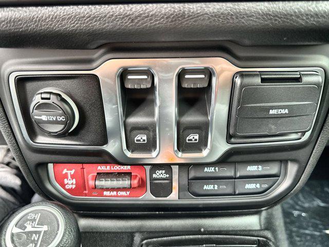 new 2025 Jeep Wrangler car, priced at $35,334