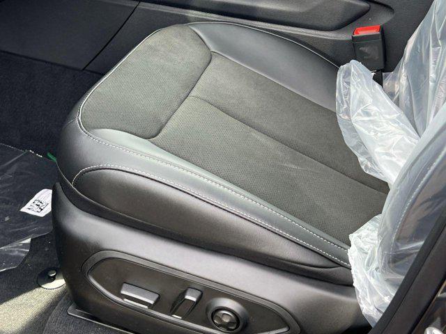 new 2025 Jeep Grand Cherokee car, priced at $38,182