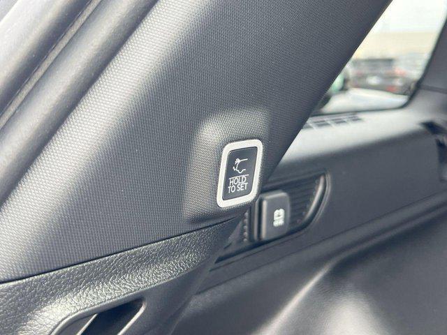 new 2025 Jeep Grand Cherokee car, priced at $38,182