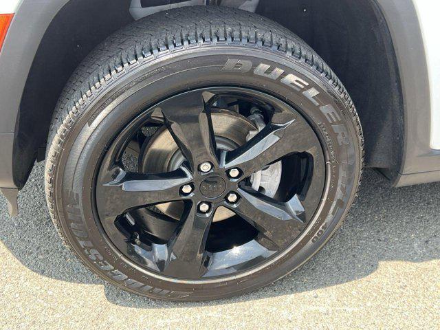 used 2023 Jeep Grand Cherokee car, priced at $34,000