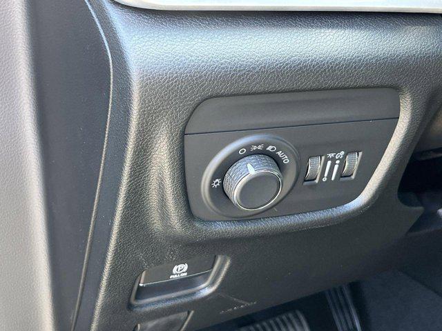 new 2025 Jeep Grand Cherokee L car, priced at $39,254