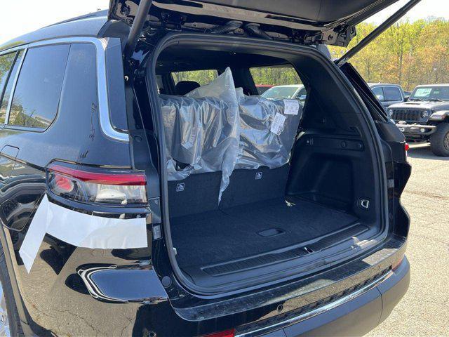 new 2025 Jeep Grand Cherokee L car, priced at $39,254