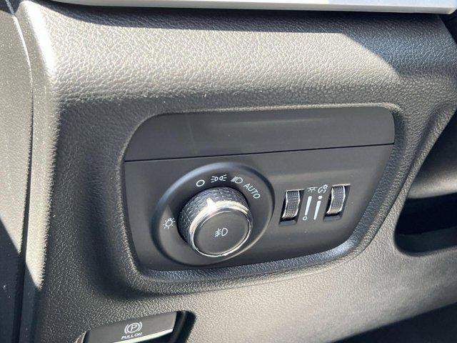 new 2025 Jeep Grand Cherokee car, priced at $45,616