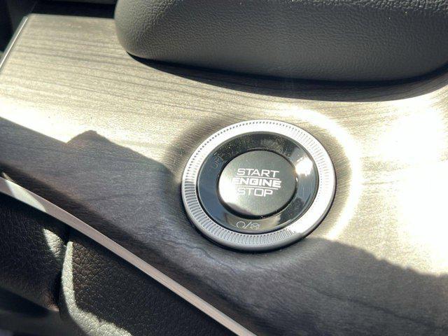 new 2025 Jeep Grand Cherokee car, priced at $45,616