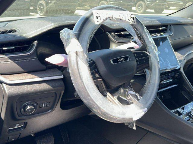 new 2025 Jeep Grand Cherokee car, priced at $45,616