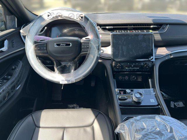 new 2025 Jeep Grand Cherokee car, priced at $45,616