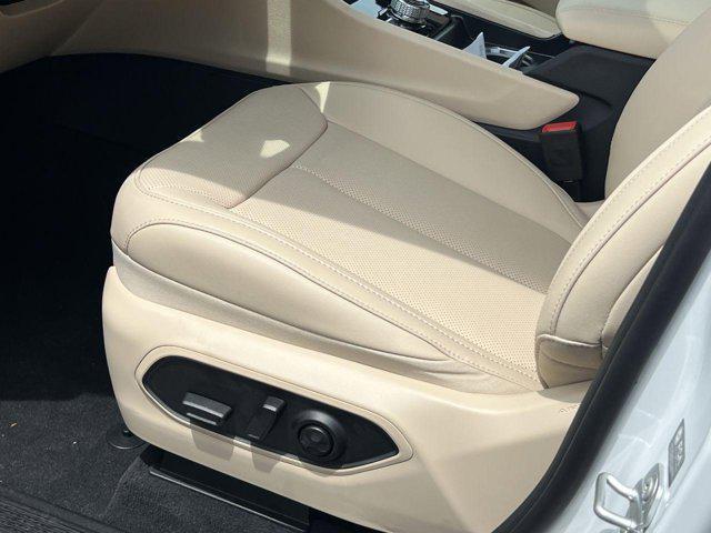 new 2025 Jeep Grand Cherokee car, priced at $42,527