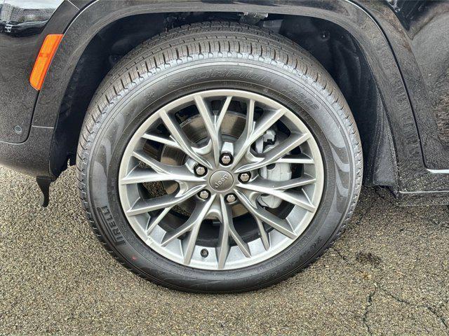 new 2025 Jeep Grand Cherokee car, priced at $57,859