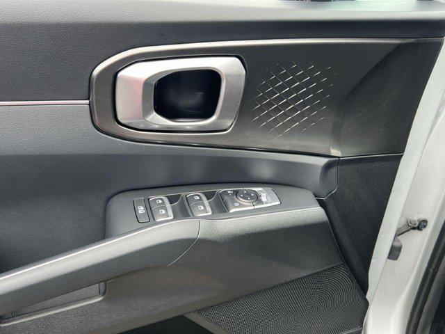 used 2025 Kia Sorento Hybrid car, priced at $36,500