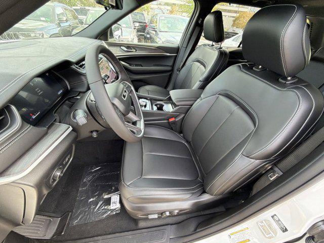 new 2025 Jeep Grand Cherokee car, priced at $42,834