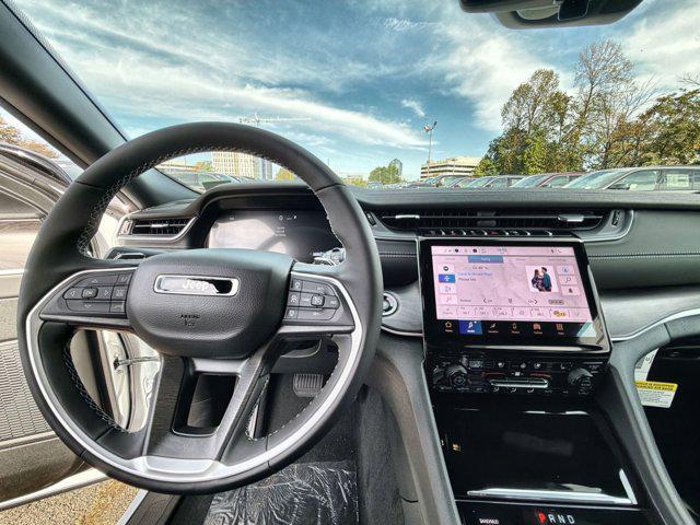 new 2025 Jeep Grand Cherokee car, priced at $42,834
