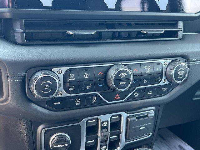new 2025 Jeep Wrangler car, priced at $47,310