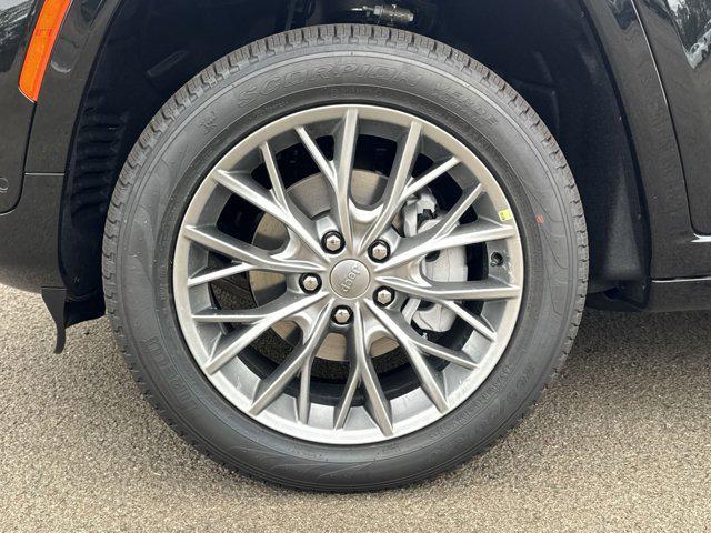 new 2025 Jeep Grand Cherokee car, priced at $54,085