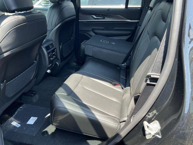 new 2025 Jeep Grand Cherokee car, priced at $45,616
