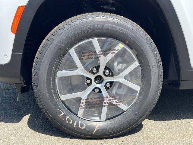 new 2025 Jeep Grand Cherokee car, priced at $41,527