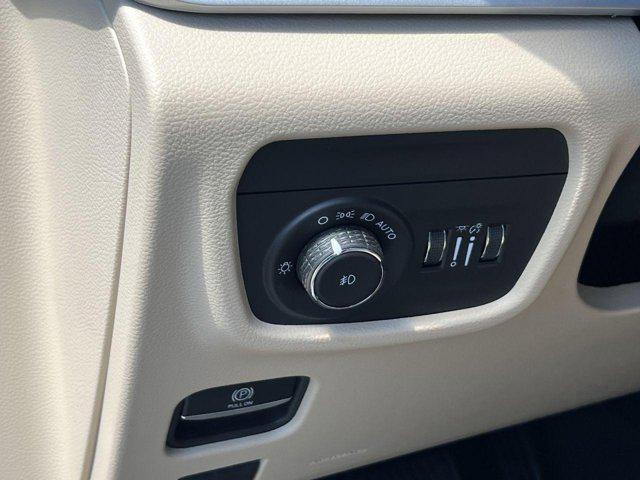 new 2025 Jeep Grand Cherokee car, priced at $41,527