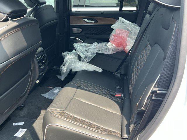 new 2025 Jeep Grand Cherokee car, priced at $57,500