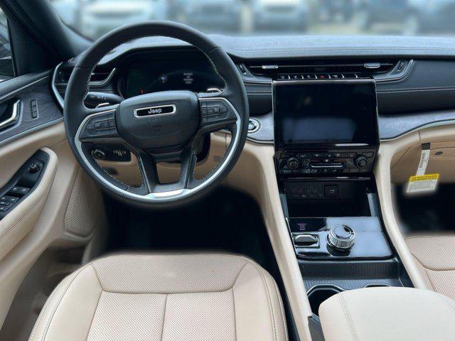 new 2025 Jeep Grand Cherokee car, priced at $41,527