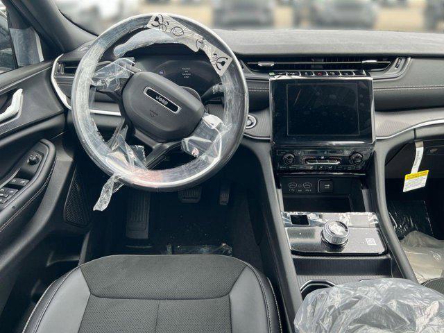 new 2025 Jeep Grand Cherokee car, priced at $37,646