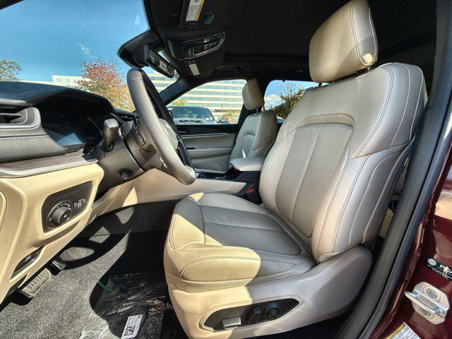 new 2025 Jeep Grand Cherokee car, priced at $52,935