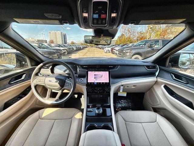 new 2025 Jeep Grand Cherokee car, priced at $52,935