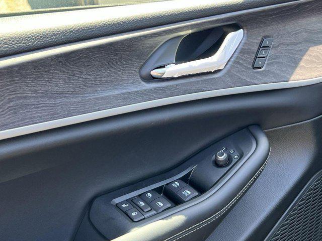 new 2025 Jeep Grand Cherokee car, priced at $45,616