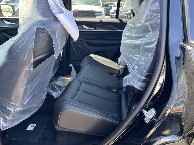 new 2025 Jeep Grand Cherokee car, priced at $45,616