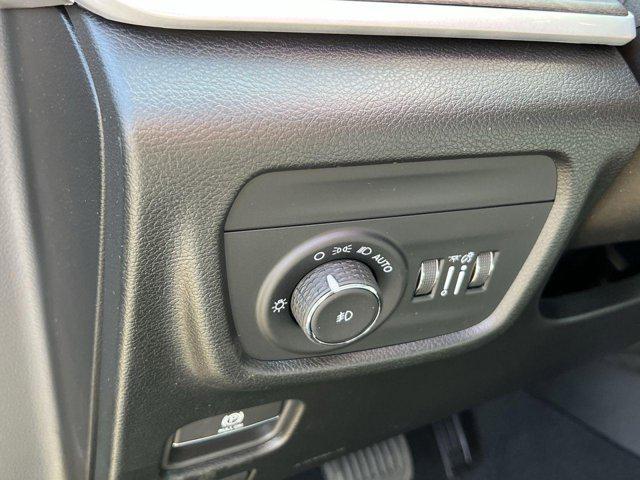 new 2025 Jeep Grand Cherokee car, priced at $45,616
