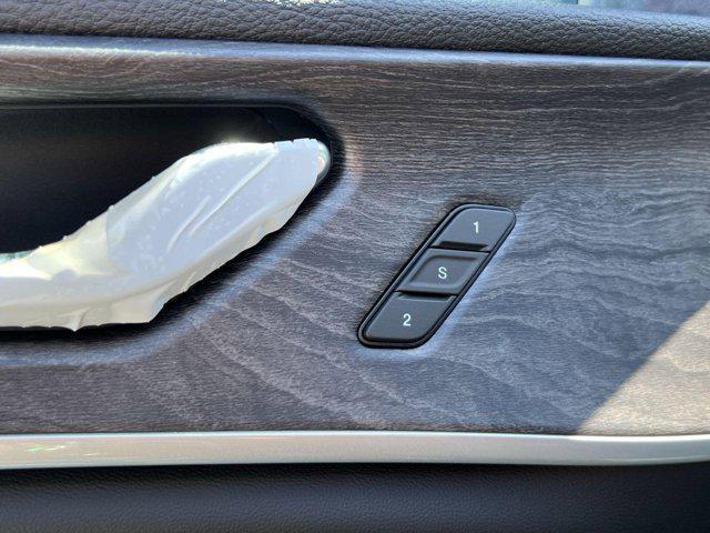 new 2025 Jeep Grand Cherokee car, priced at $45,616