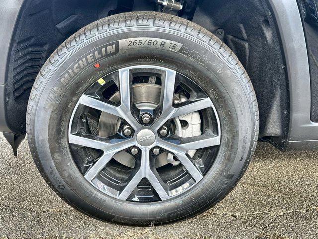 new 2025 Jeep Grand Cherokee car, priced at $43,352