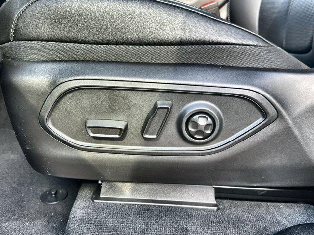new 2025 Jeep Grand Cherokee car, priced at $43,352