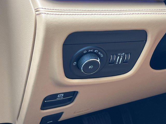 new 2025 Jeep Grand Cherokee car, priced at $59,136