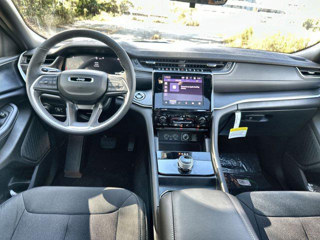 new 2025 Jeep Grand Cherokee car, priced at $36,989