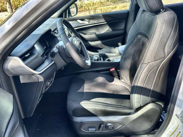 new 2025 Jeep Grand Cherokee car, priced at $36,989