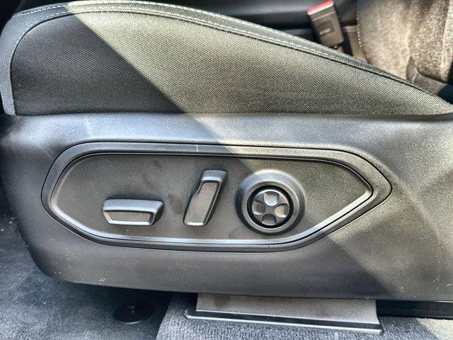 new 2025 Jeep Grand Cherokee car, priced at $36,989