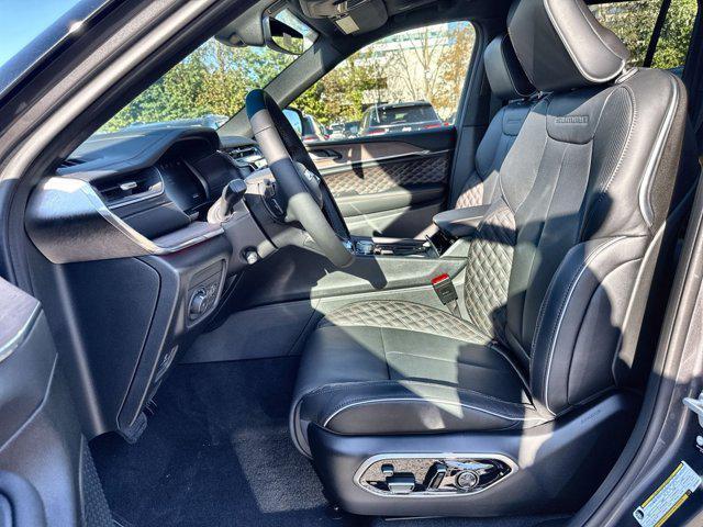 new 2025 Jeep Grand Cherokee car, priced at $54,576