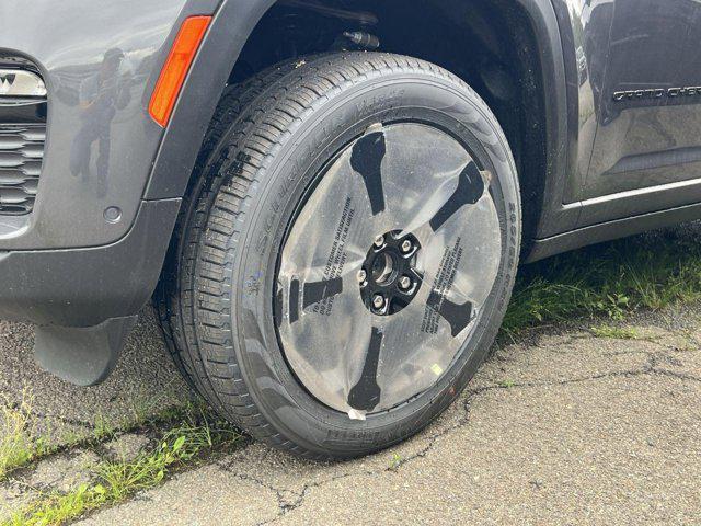 new 2025 Jeep Grand Cherokee car, priced at $44,516