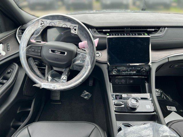 new 2025 Jeep Grand Cherokee car, priced at $44,516