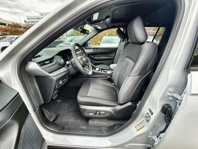 new 2025 Jeep Grand Cherokee car, priced at $36,989