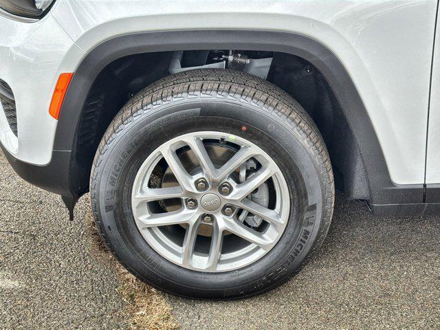 new 2025 Jeep Grand Cherokee car, priced at $36,989