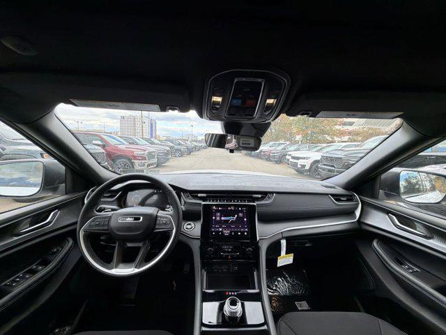 new 2025 Jeep Grand Cherokee car, priced at $36,989