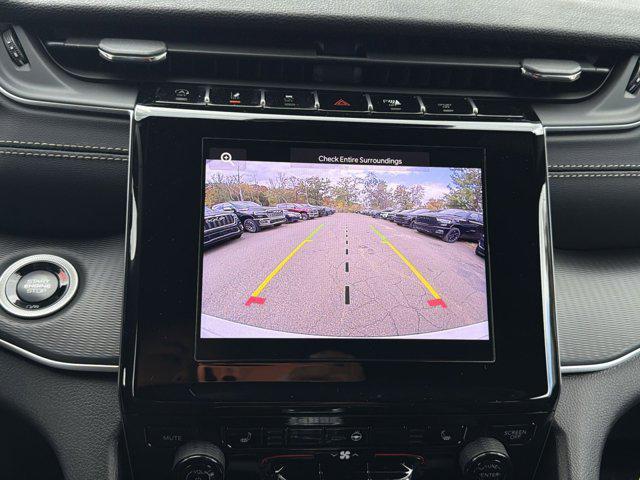 new 2025 Jeep Grand Cherokee car, priced at $36,989