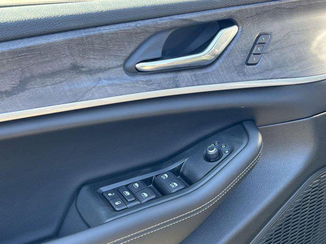 new 2025 Jeep Grand Cherokee car, priced at $46,312