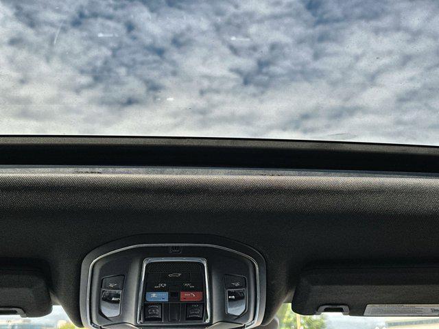 new 2025 Jeep Grand Cherokee car, priced at $35,257